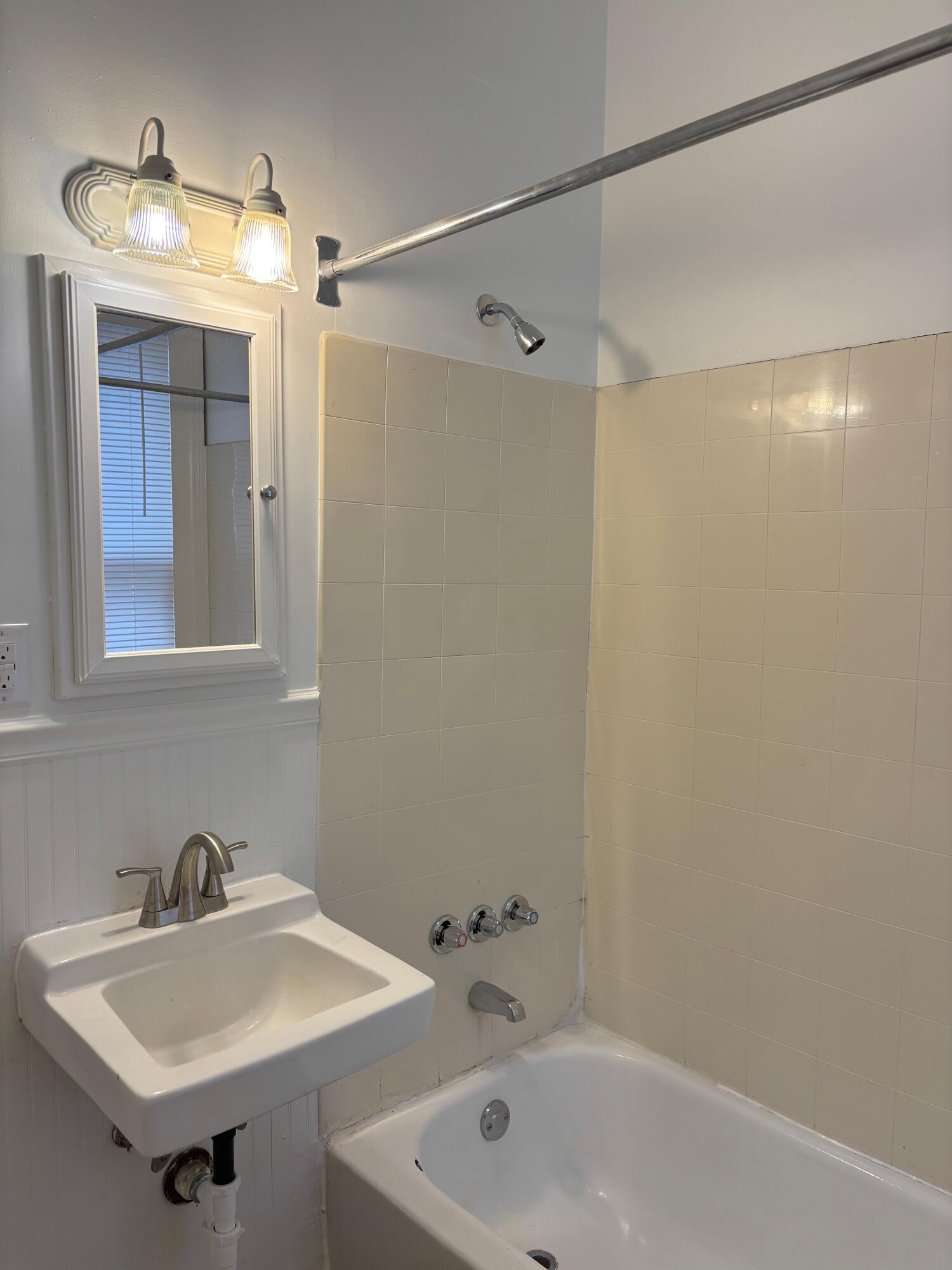 403 West Hampton Avenue, Unit B Sumter, SC 29150 - Photo 29 of 34