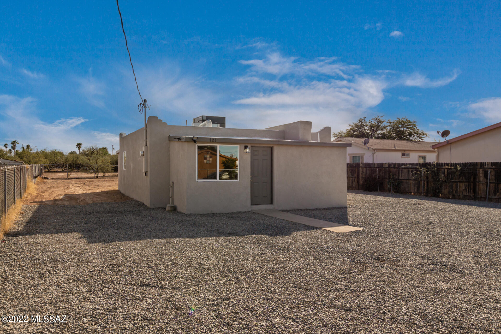 629 West Simmons Road Tucson, AZ 85705 - Photo 2 of 26