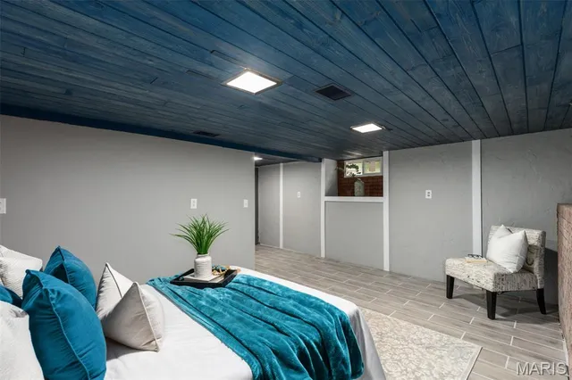 $239,000 | 1220 West Henry Street, Staunton, IL 62088