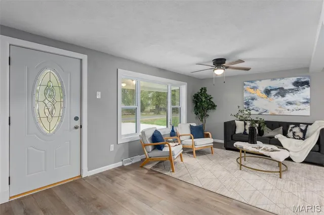 $239,000 | 1220 West Henry Street, Staunton, IL 62088