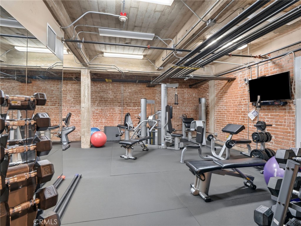 835 Locust Avenue, Unit 212 Long Beach, CA 90813 - Photo 35 of 39 Gym Entrance