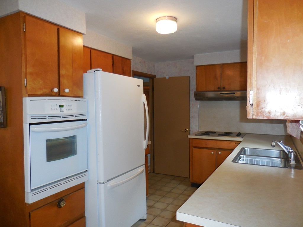 143 Methuen Street Springfield, MA 01119 - Photo 9 of 30 Gallery Image 9