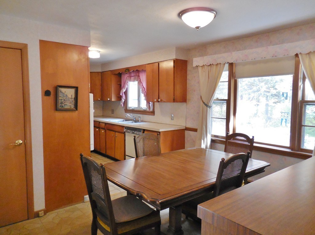 143 Methuen Street Springfield, MA 01119 - Photo 10 of 30 Gallery Image 10