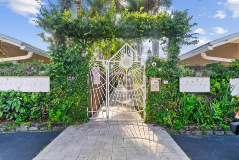 $255,000 | 1200 Northeast 17th Court, Unit 3, Fort Lauderdale, FL 33305