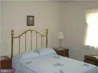 885 North York Road Warminster, PA 18974 - Photo 2 of 5 Gallery Image 2