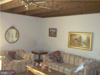 885 North York Road Warminster, PA 18974 - Photo 3 of 5 Gallery Image 3