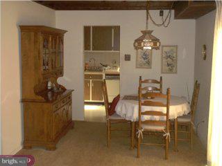 885 North York Road Warminster, PA 18974 - Photo 4 of 5 Gallery Image 4