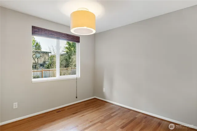 $3,200 | 19515 Fremont Avenue North, Shoreline, WA 98133