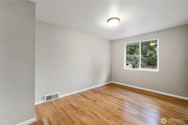 $3,200 | 19515 Fremont Avenue North, Shoreline, WA 98133