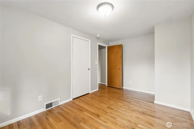 $3,200 | 19515 Fremont Avenue North, Shoreline, WA 98133