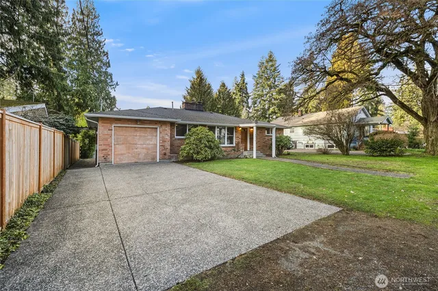 $3,200 | 19515 Fremont Avenue North, Shoreline, WA 98133