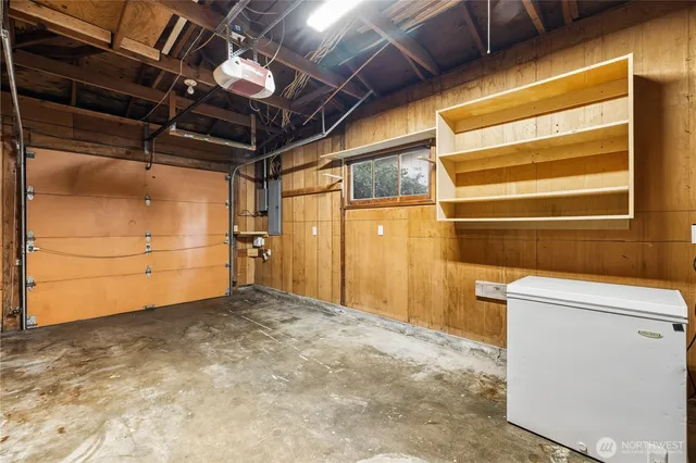 $3,200 | 19515 Fremont Avenue North, Shoreline, WA 98133
