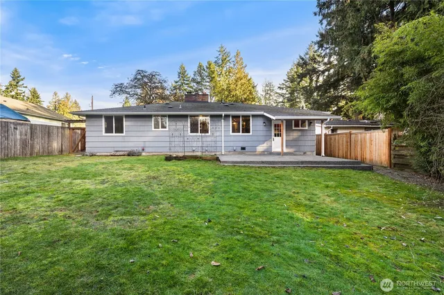 $3,200 | 19515 Fremont Avenue North, Shoreline, WA 98133