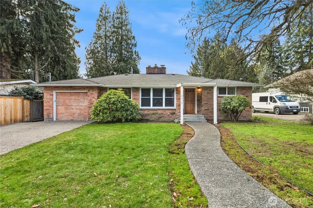 $3,200 | 19515 Fremont Avenue North, Shoreline, WA 98133