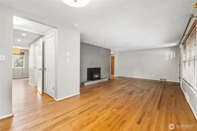 $3,200 | 19515 Fremont Avenue North, Shoreline, WA 98133