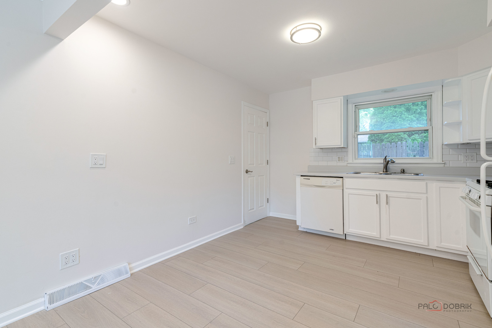 200 South Beck Road Lindenhurst, IL 60046 - Photo 11 of 26