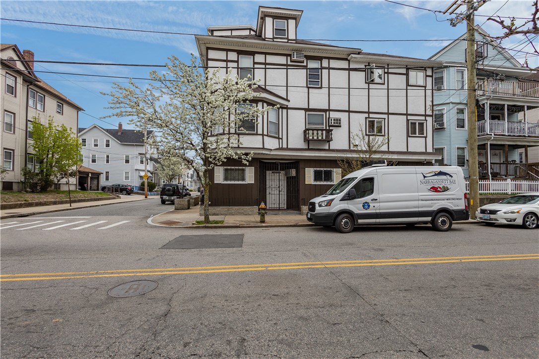 129 Academy Avenue Providence, RI 02908 - Photo 4 of 49