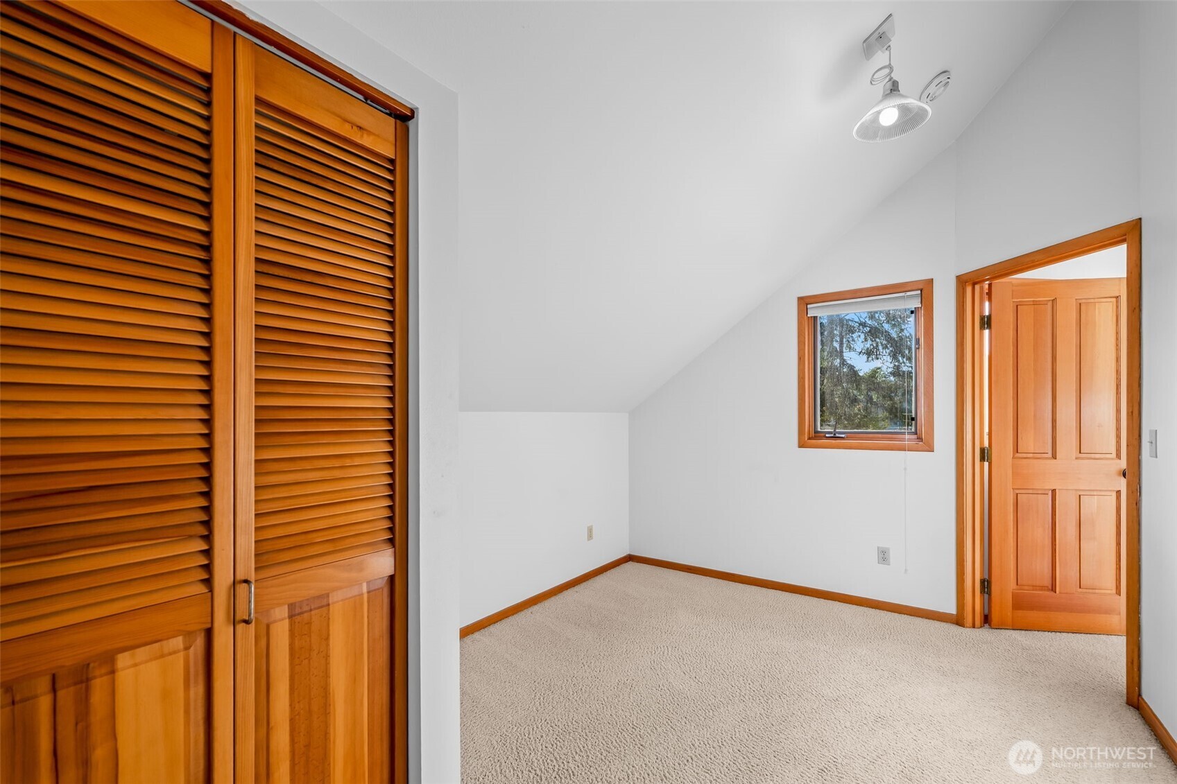 3048 Steamboat Island Road Northwest Olympia, WA 98502 - Photo 21 of 40