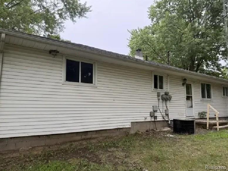 5407 Oak Grove Road Howell, MI 48855 - Photo 2 of 8 2.jpg