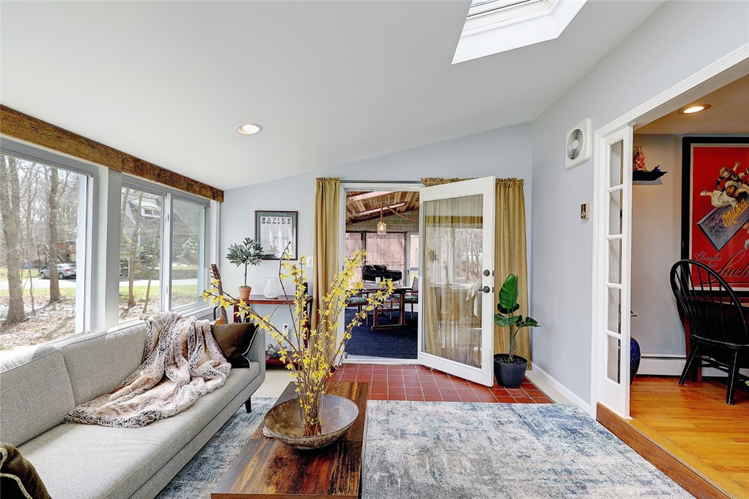 61 Linden Road Barrington, RI 02806 - Photo 10 of 33 Family room