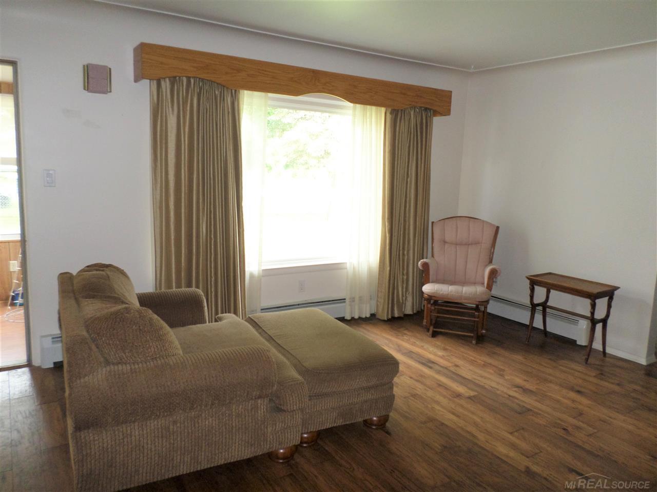 5151 Parker Road Fort Gratiot, MI 48059 - Photo 7 of 36 31383810-7.JPG