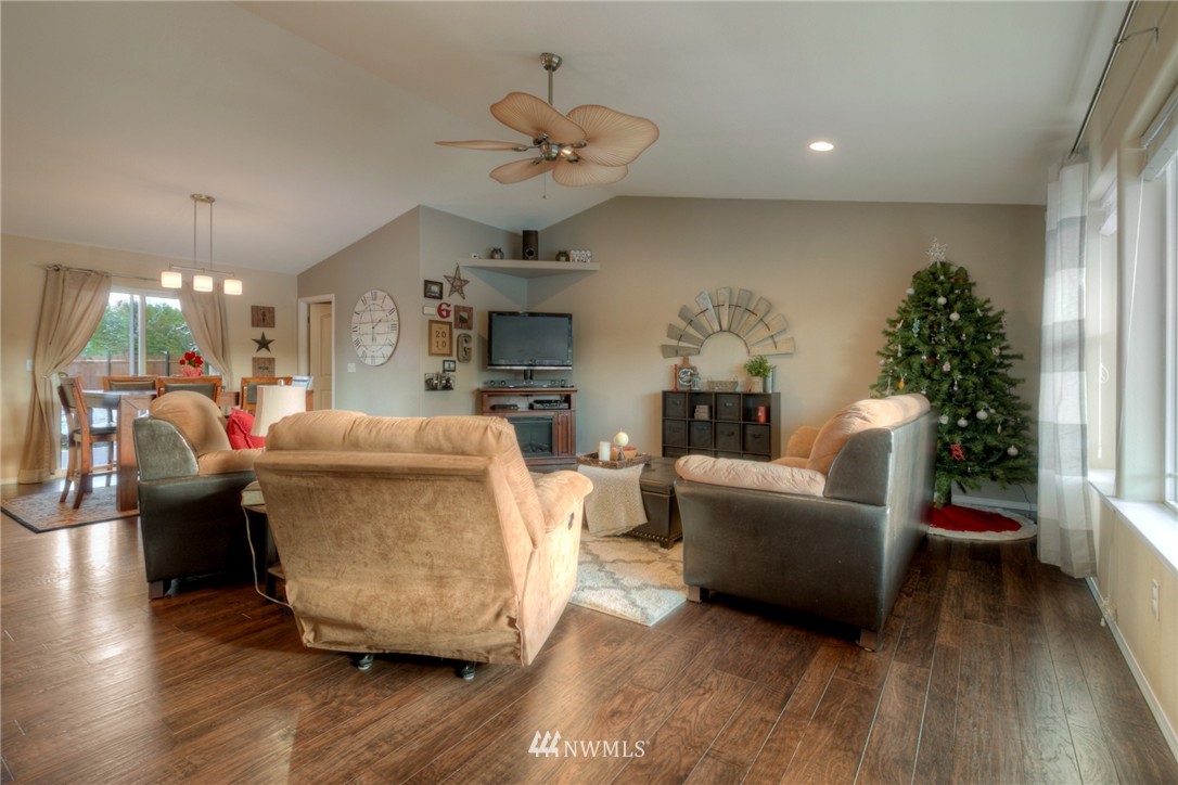 5836 188th Avenue Southwest Rochester, WA 98579 - Photo 12 of 22