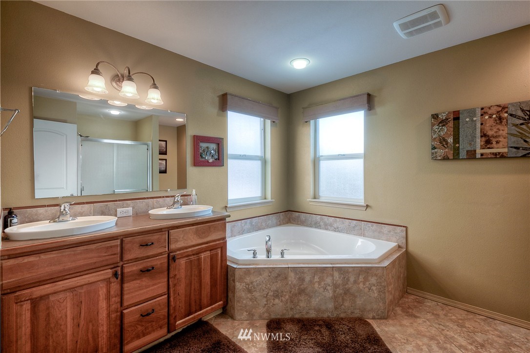5836 188th Avenue Southwest Rochester, WA 98579 - Photo 10 of 22