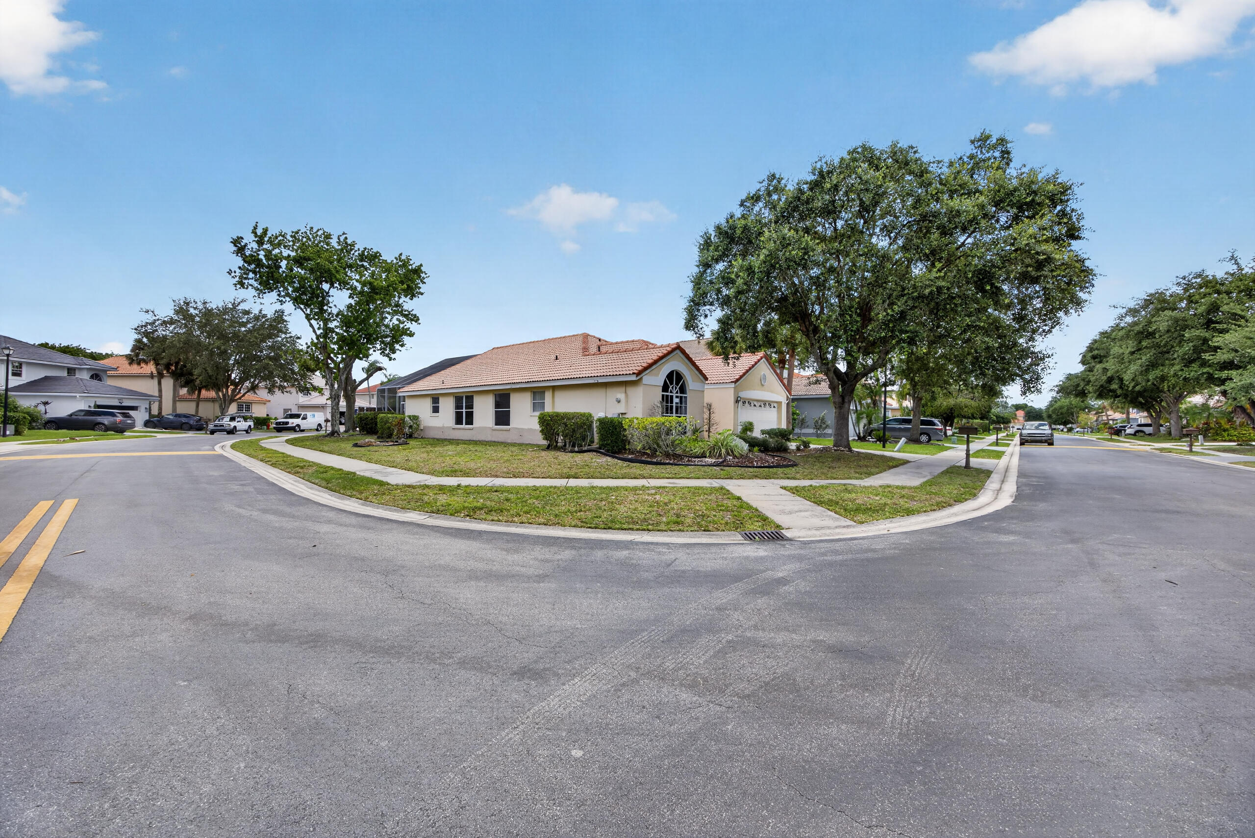 10870 Old Bridgeport Lane Boca Raton, FL 33498 - Photo 6 of 41 34