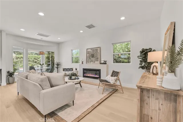 $1,698,000 | 808 South Los Robles Avenue, Pasadena, CA 91106