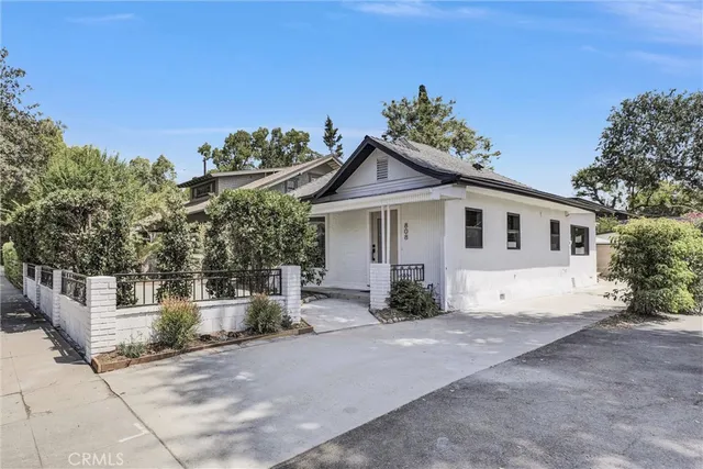 $1,698,000 | 808 South Los Robles Avenue, Pasadena, CA 91106