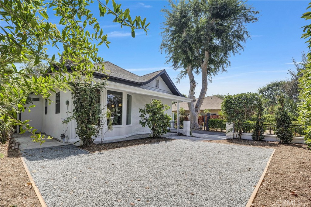 808 South Los Robles Avenue Pasadena, CA 91106 - Photo 3 of 38