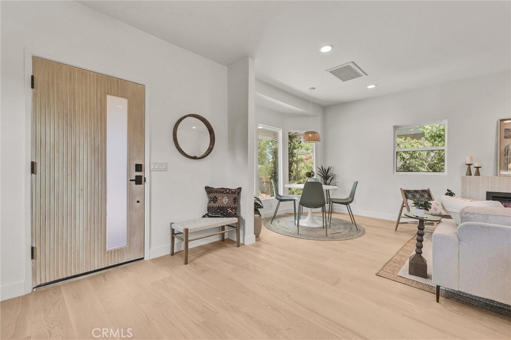 808 South Los Robles Avenue Pasadena, CA 91106 - Photo 6 of 38