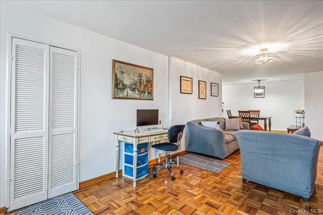 $390,000 | 65-15 Alderton Street, Unit 2C | Rego Park