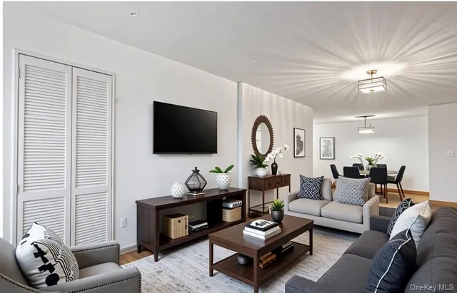 $390,000 | 65-15 Alderton Street, Unit 2C | Rego Park