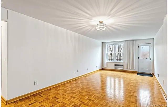 $390,000 | 65-15 Alderton Street, Unit 2C | Rego Park