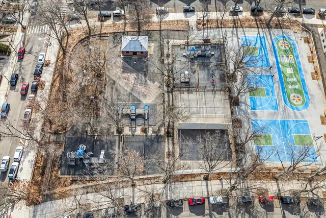 $390,000 | 65-15 Alderton Street, Unit 2C | Rego Park