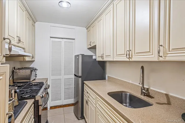 $390,000 | 65-15 Alderton Street, Unit 2C | Rego Park