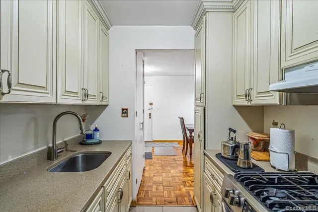 $390,000 | 65-15 Alderton Street, Unit 2C | Rego Park