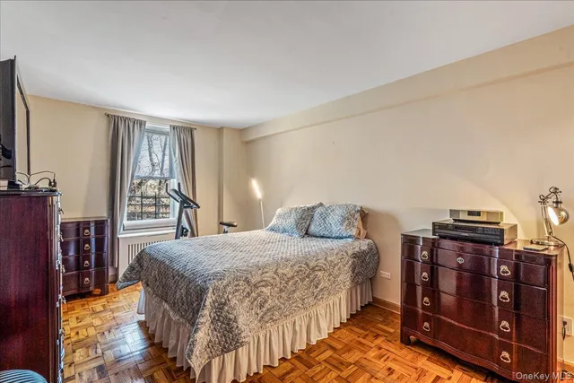 $390,000 | 65-15 Alderton Street, Unit 2C | Rego Park