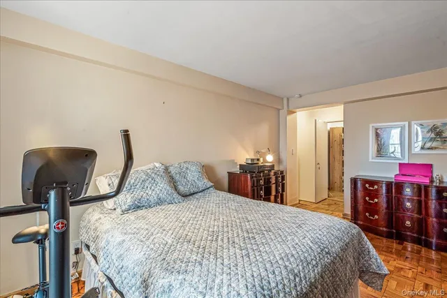 $390,000 | 65-15 Alderton Street, Unit 2C | Rego Park