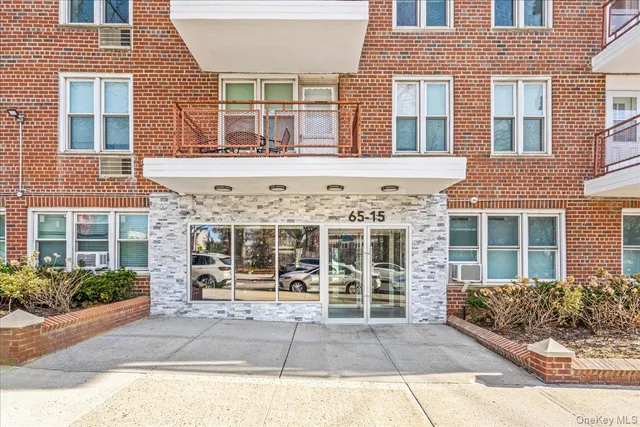 $390,000 | 65-15 Alderton Street, Unit 2C | Rego Park
