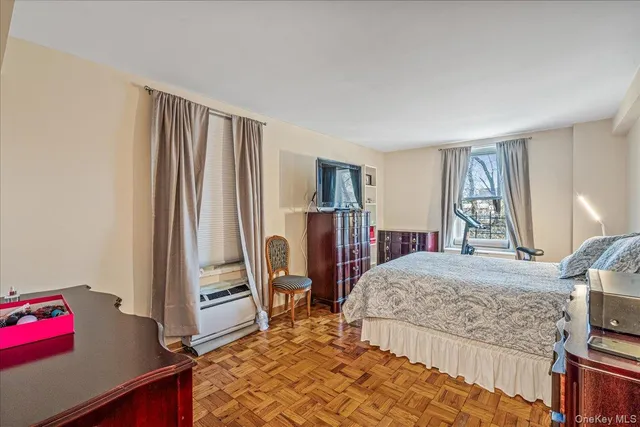 $390,000 | 65-15 Alderton Street, Unit 2C | Rego Park