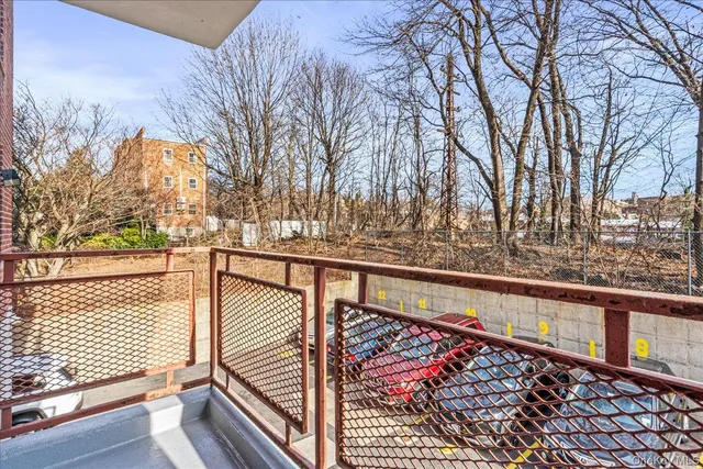 $390,000 | 65-15 Alderton Street, Unit 2C | Rego Park