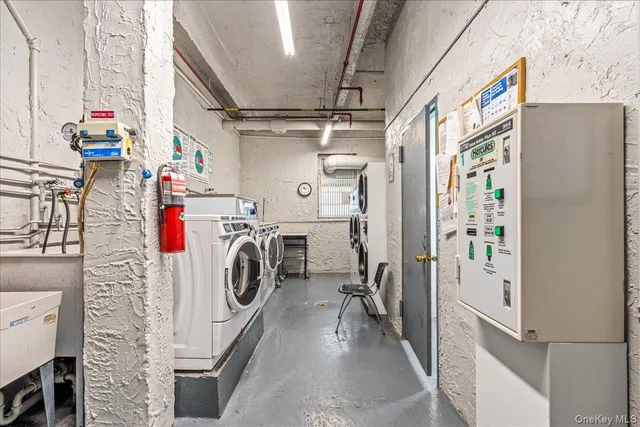 $390,000 | 65-15 Alderton Street, Unit 2C | Rego Park