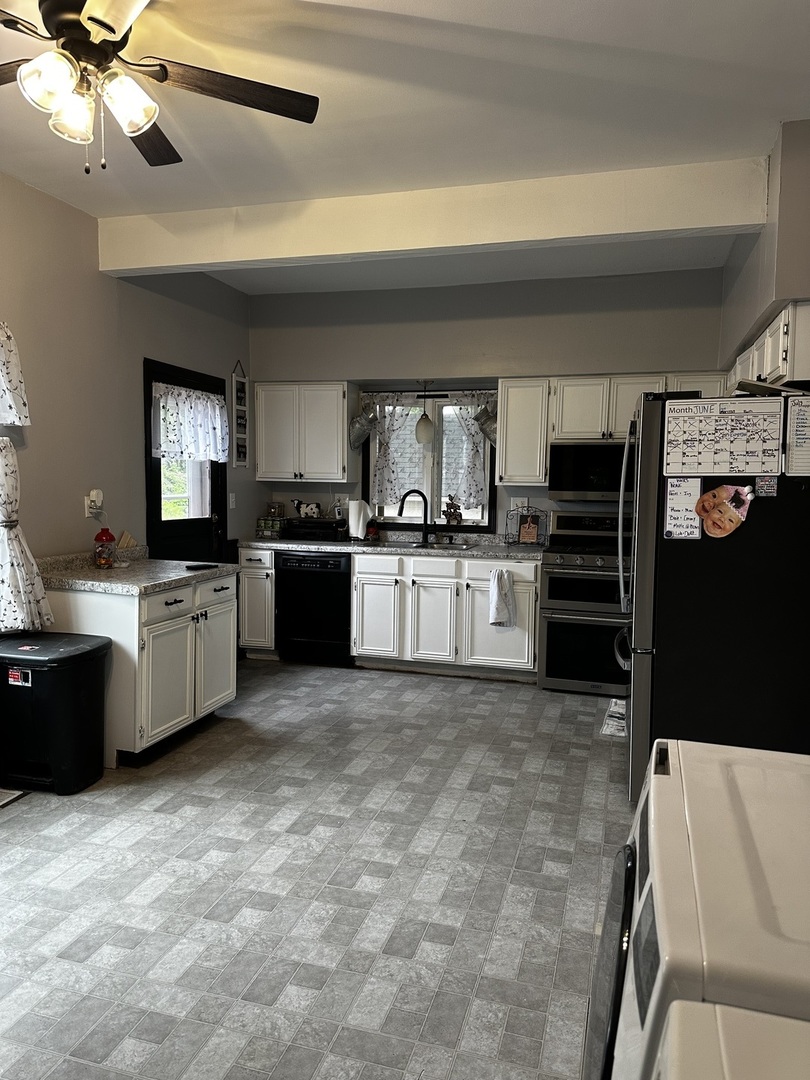 407 North Genesee Street Morrison, IL 61270 - Photo 8 of 24