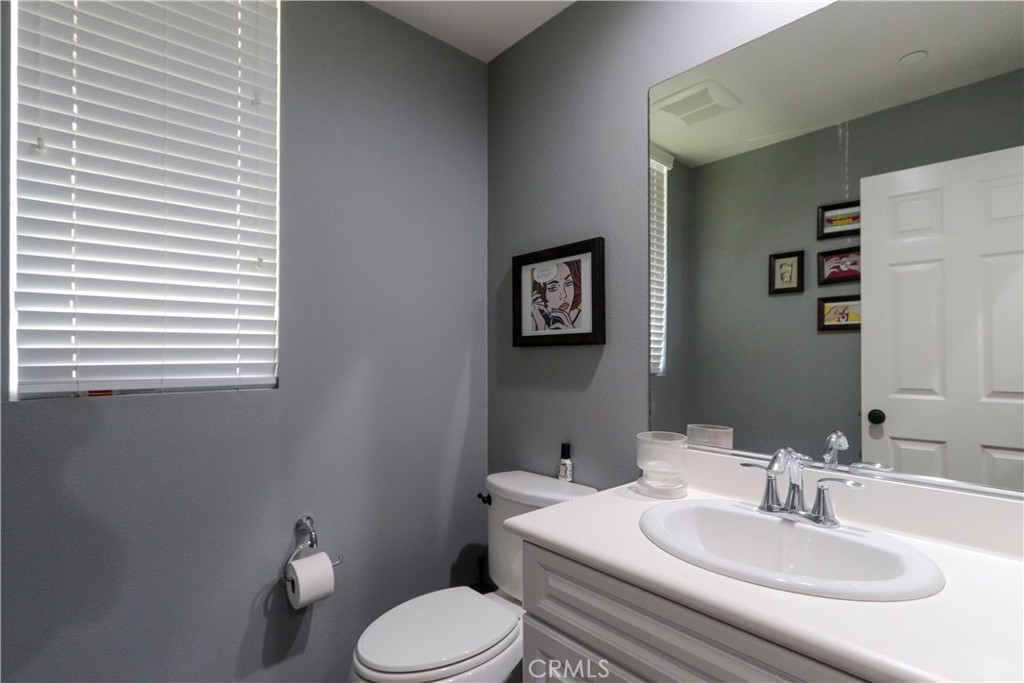47 Aliso Ridge Loop Mission Viejo, CA 92691 - Photo 21 of 49 Bathroom end floor
