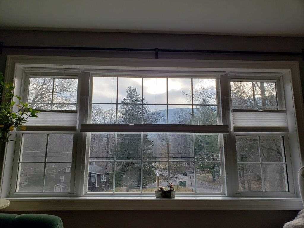 152 Belvedere Road Fishkill, NY 12508 - Photo 5 of 18 a room with window and door