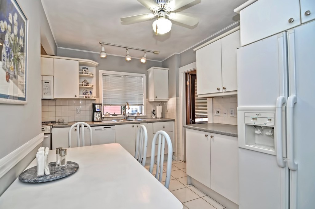 17-19 Oakley Road Watertown, MA 02472 - Photo 13 of 42