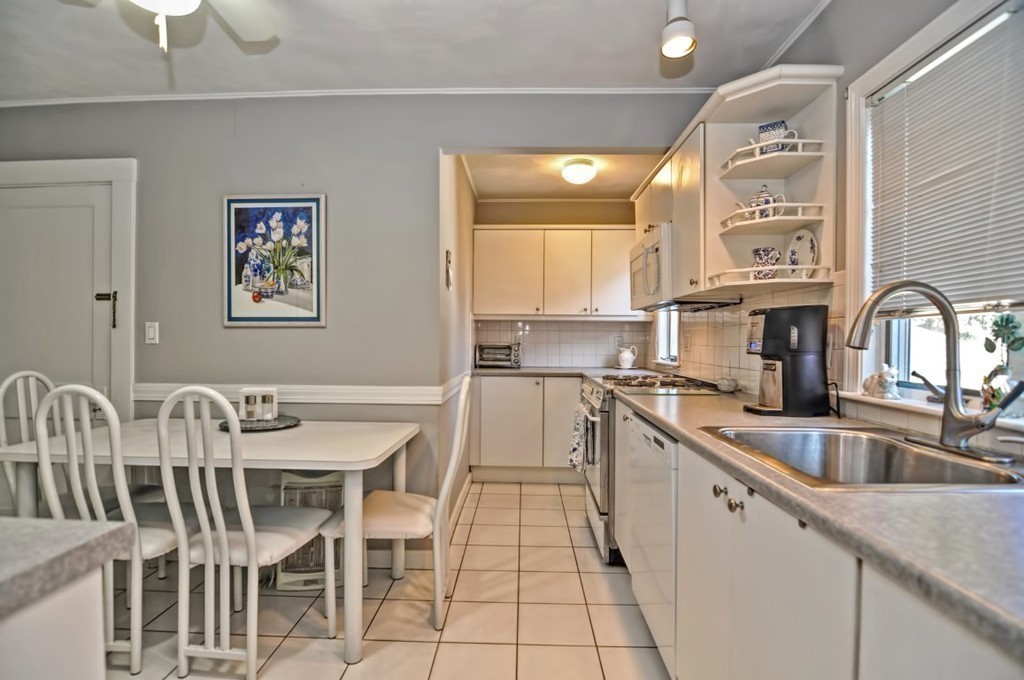 17-19 Oakley Road Watertown, MA 02472 - Photo 14 of 42