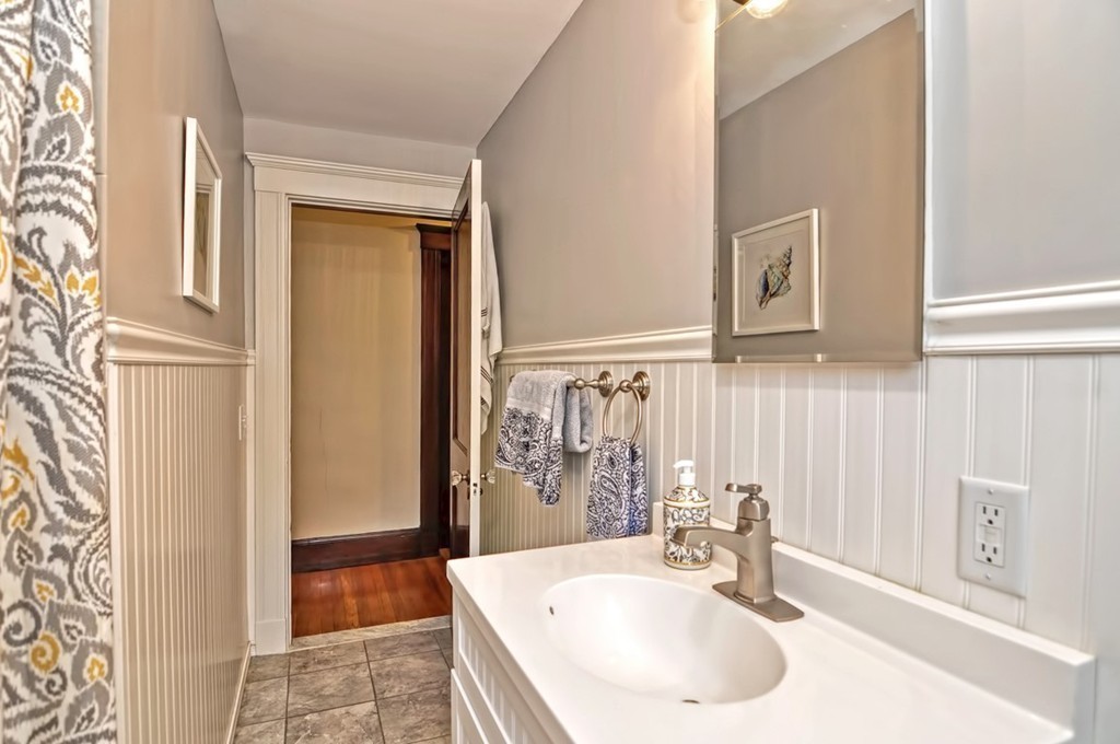 17-19 Oakley Road Watertown, MA 02472 - Photo 20 of 42